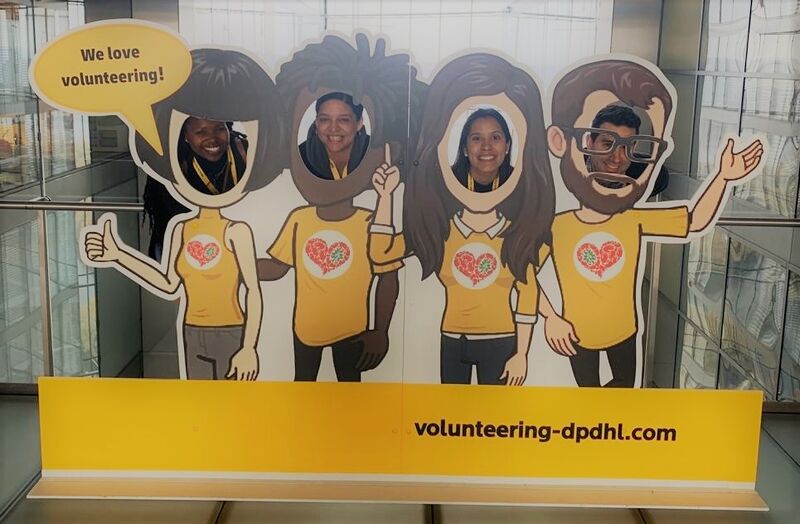 File:GoTeachWiki:volunteer 4 (2).jpg